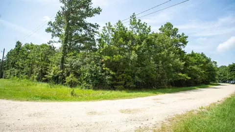 384 Hideaway Dr, Trinity, TX 75862 photo 5