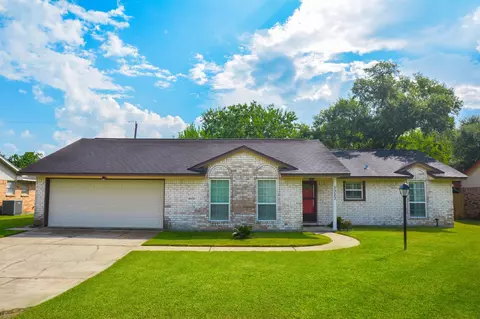 3323 Westview St, Shoreacres, TX 77571