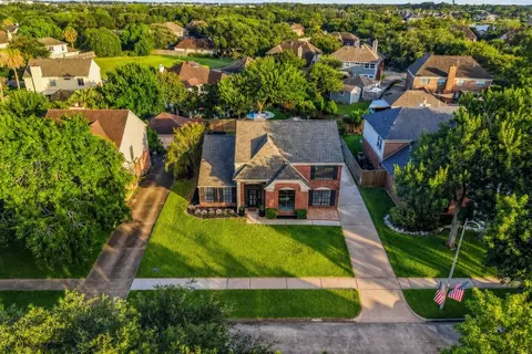 2807 Sea Ledge Dr, Seabrook, TX 77586
