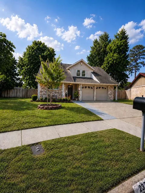 23907 Spring Mill Ln, Spring, TX 77373