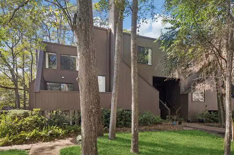 225 Litchfield Ln, Houston, TX 77024
