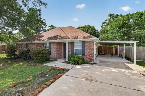 720 Springwood Dr, Conroe, TX 77385