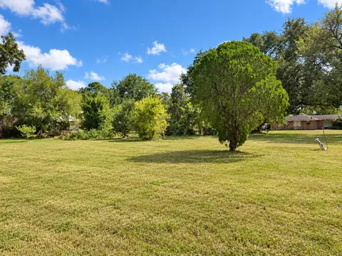 2211 Erickson St, La Marque, TX 77568