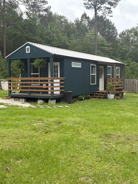 110 Magnolia Springs Ln, Livingston, TX 77351