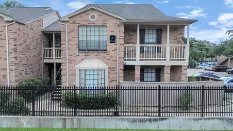 2255 Braeswood Park Dr #102, Houston, TX 77030