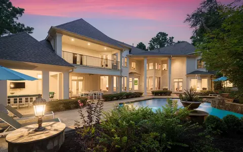39 N Palmiera Cir, The Woodlands, TX 77382
