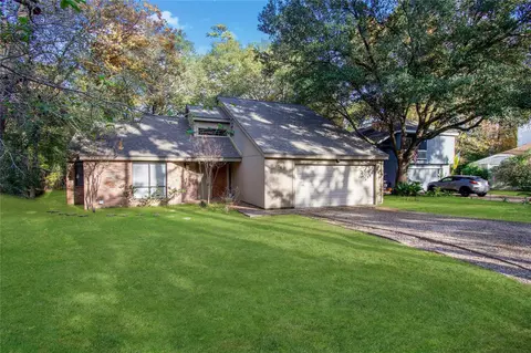 26 Memory Ln, The Woodlands, TX 77380