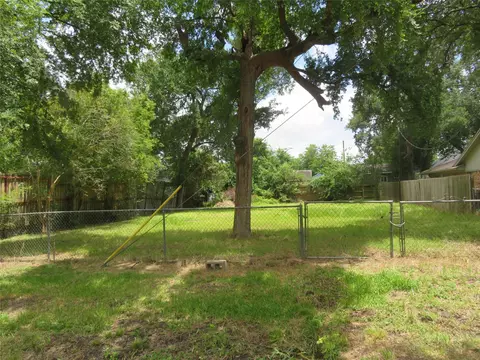 801 Cub Ln, Richmond, TX 77469
