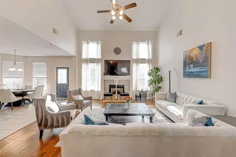 2015 Holly Glade Ln, Sugar Land, TX 77498