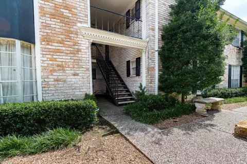 7900 Westheimer Rd #216, Houston, TX 77063