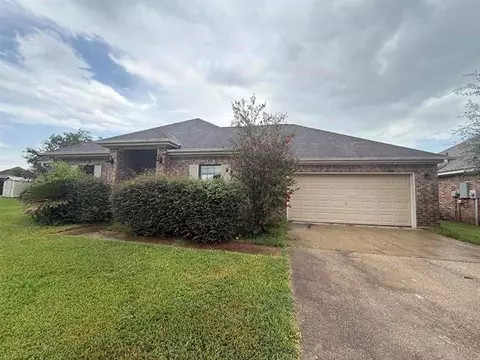 8010 Torrey Pines Cir, Beaumont, TX 77707