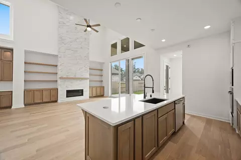 140 Silverbow Creek Way, Conroe, TX 77304