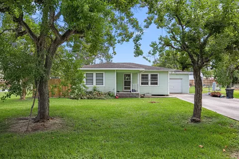 14301 4th St, Santa Fe, TX 77517