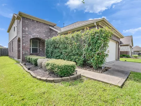 6864 Juniper Arbor Ln, Dickinson, TX 77539