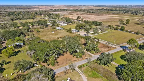 676 Evergreen St, Fresno, TX 77545