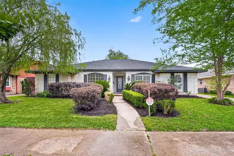 7615 Braesdale Ln, Houston, TX 77071