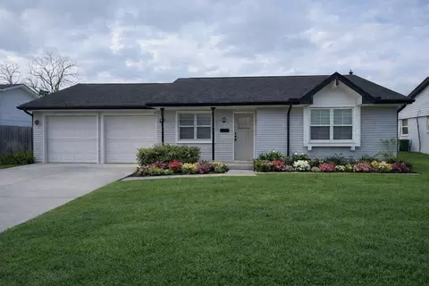 3822 Ebbtide Dr, Houston, TX 77045
