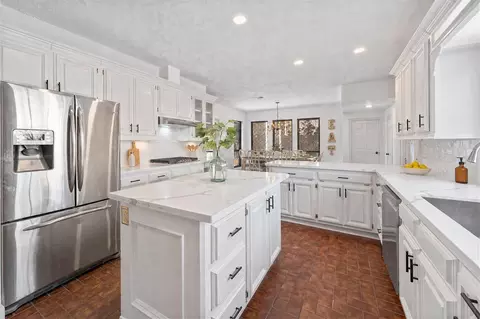 Kitchen - 16023 Mickleham Dr, Spring, TX 77379 photo 4 of 6