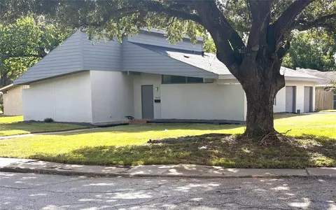 2626 Knotty Oaks Trl, Houston, TX 77045