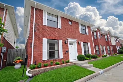13831 Trumpetvine St, Houston, TX 77083