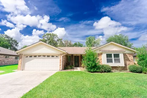 5105 Apple Springs Dr, Pearland, TX 77584