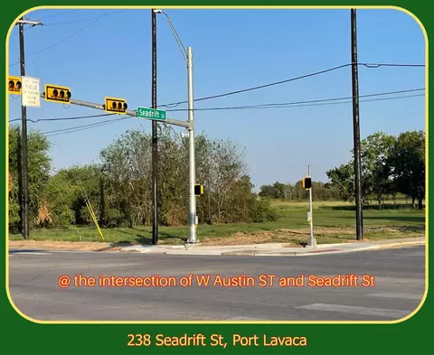 238 Seadrift St, Port Lavaca, TX 77979