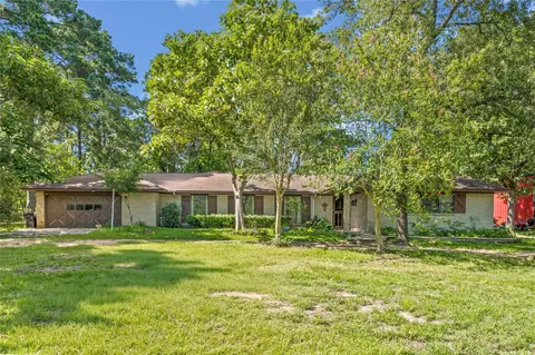 2342 Apache Dr, Montgomery, TX 77316