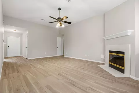 Living - 28931 Sedgefield St, Spring, TX 77386 photo 3 of 4