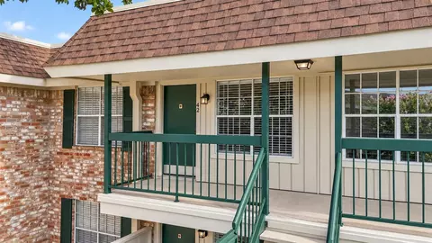 845 Augusta Dr #42, Houston, TX 77057
