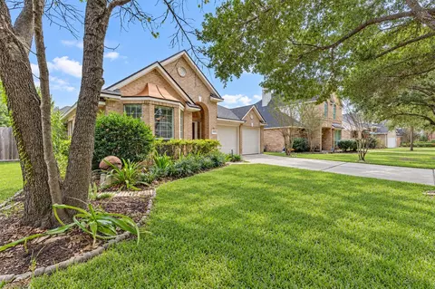 Exterior - 24530 Fort Path Dr, Spring, TX 77373 photo 3 of 9