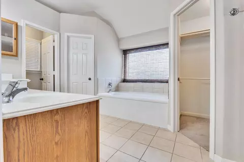 Bath - 24530 Fort Path Dr, Spring, TX 77373 photo 5 of 6