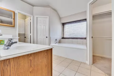 Bath - 24530 Fort Path Dr, Spring, TX 77373 photo 6 of 6