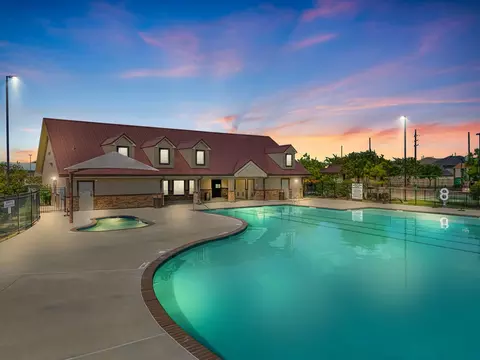 Exterior - 3118 Spitfire Dr, Rosenberg, TX 77471 photo 2 of 3