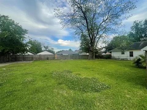 4136 Delhi St, Houston, TX 77022