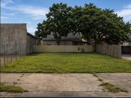 1333 S Airhart Dr, Baytown, TX 77520
