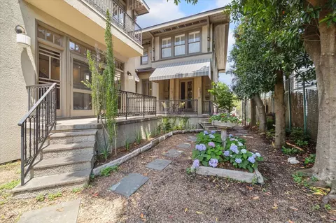 2614 Stanford St, Houston, TX 77006
