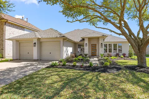 1489 Garden Lakes Dr, Friendswood, TX 77546