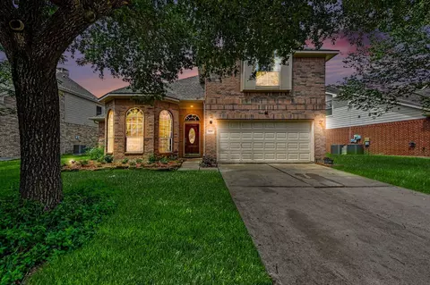 5711 Shady Hollow Ct, Rosharon, TX 77583