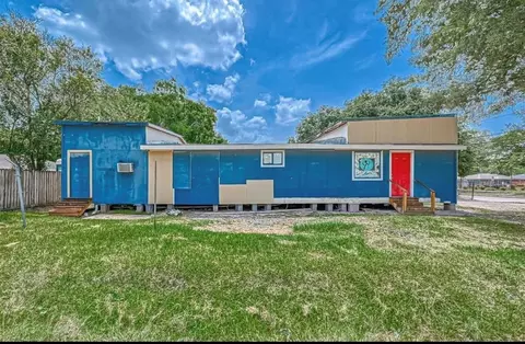 5724 Cavalcade St, Houston, TX 77026