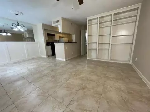 6633 W Airport Blvd #1202, Houston, TX 77035