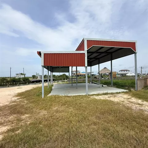 1119 Mabry St, Gilchrist, TX 77617