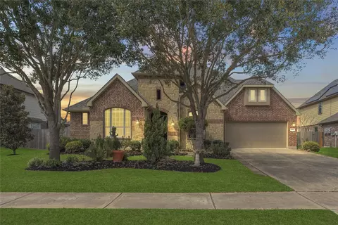 5811 Green Meadows Ln, Katy, TX 77493