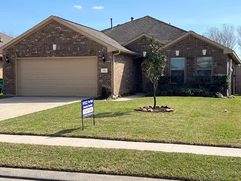 211 Hawks View Dr, La Marque, TX 77568