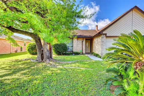 3443 Fountain Spring Dr, Houston, TX 77066
