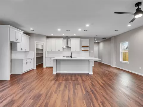 Kitchen - 8029 Ritz St, Houston, TX 77028 photo 3 of 5