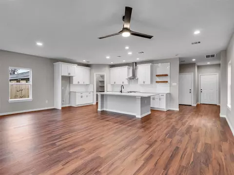 Living - 8029 Ritz St, Houston, TX 77028 photo 2 of 6