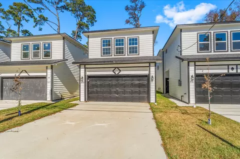 8159 Crestview Dr, Houston, TX 77028
