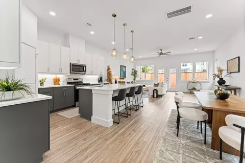 2111 Holman St, Houston, TX 77004