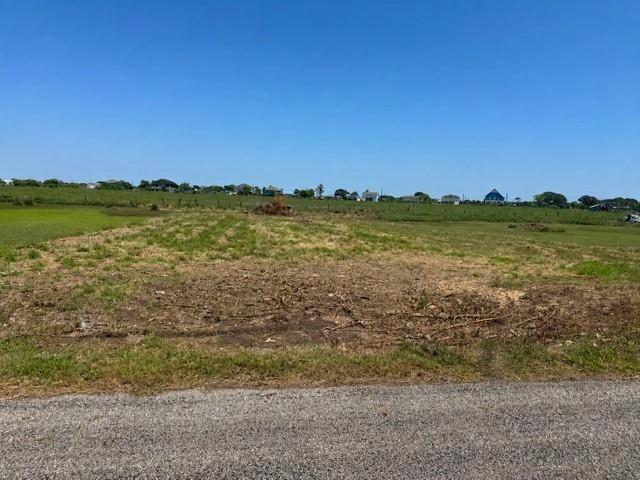 206 Creekside Dr, Bay City, TX 77414