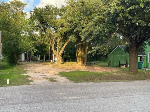 307 Ross St, La Marque, TX 77568